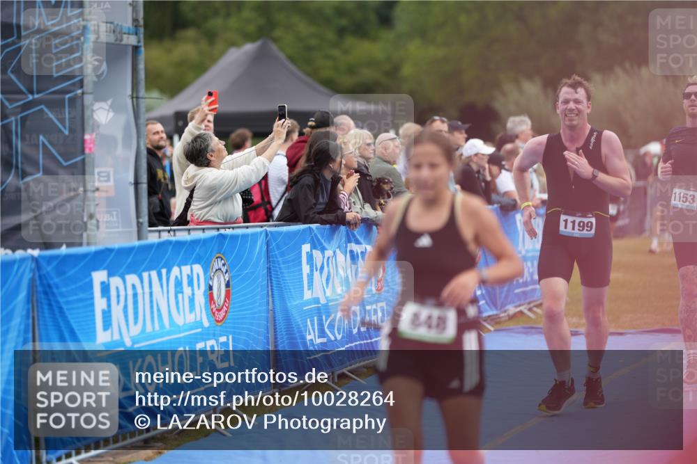 30.08.2026 - Elbe Triathlon Hamburg LAZAROV Photography http://msf.ph/oto/10028264 30.08.2026 11:34:19 Ziel 848, 1149, 1153, 1199 meine-sportfotos.de