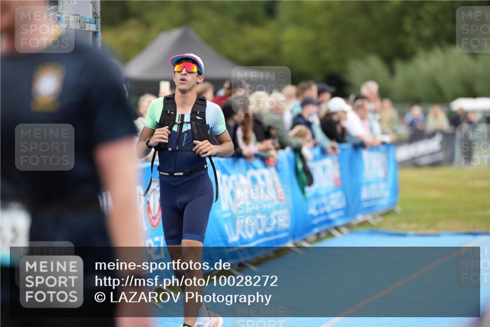 30.08.2026 - Elbe Triathlon Hamburg LAZAROV Photography http://msf.ph/oto/10028272 30.08.2026 11:34:29 Ziel 570, 1149, 1266 meine-sportfotos.de