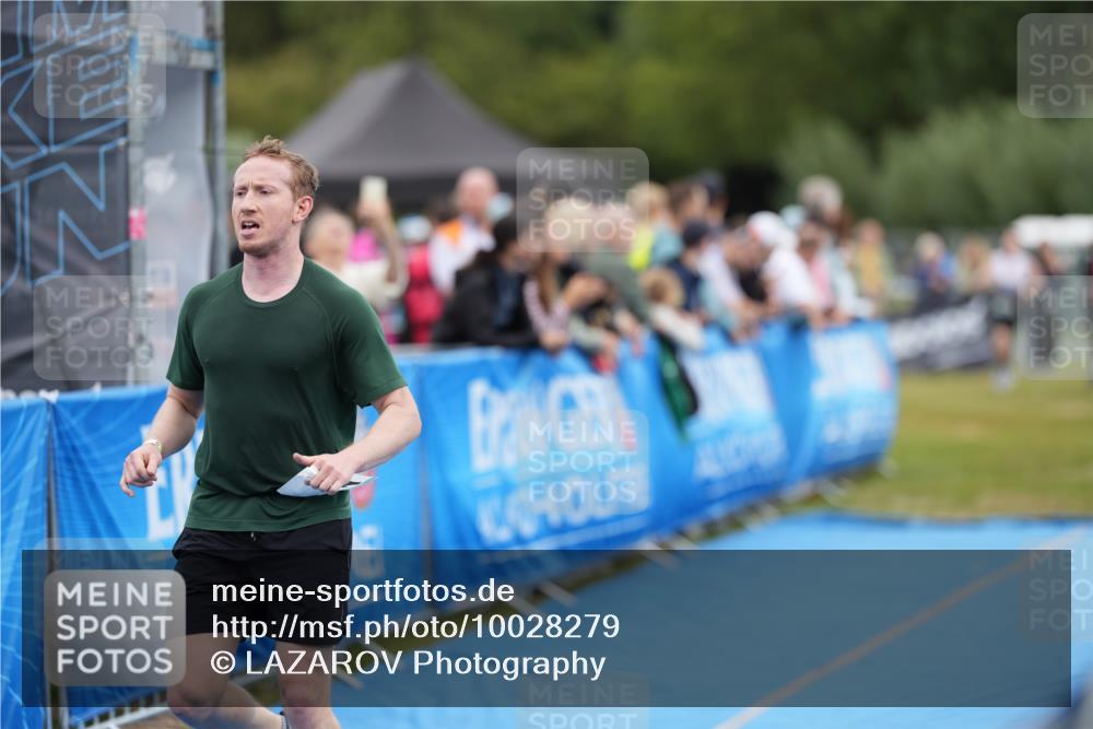 30.08.2026 - Elbe Triathlon Hamburg LAZAROV Photography http://msf.ph/oto/10028279 30.08.2026 11:34:40 Ziel 1034, 1090, 1141 meine-sportfotos.de