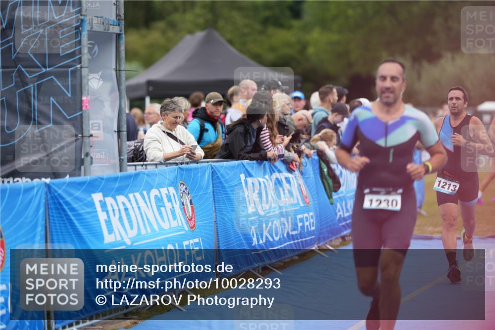 30.08.2026 - Elbe Triathlon Hamburg LAZAROV Photography http://msf.ph/oto/10028293 30.08.2026 11:35:06 Ziel 1213, 1230 meine-sportfotos.de