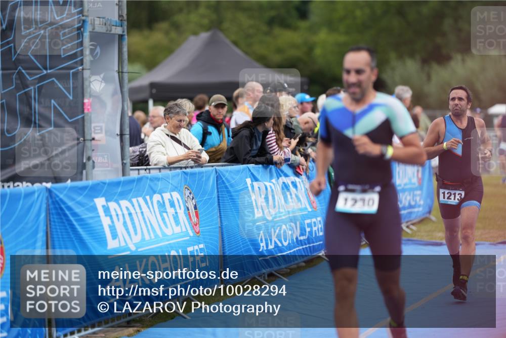 30.08.2026 - Elbe Triathlon Hamburg LAZAROV Photography http://msf.ph/oto/10028294 30.08.2026 11:35:06 Ziel 1213, 1230 meine-sportfotos.de