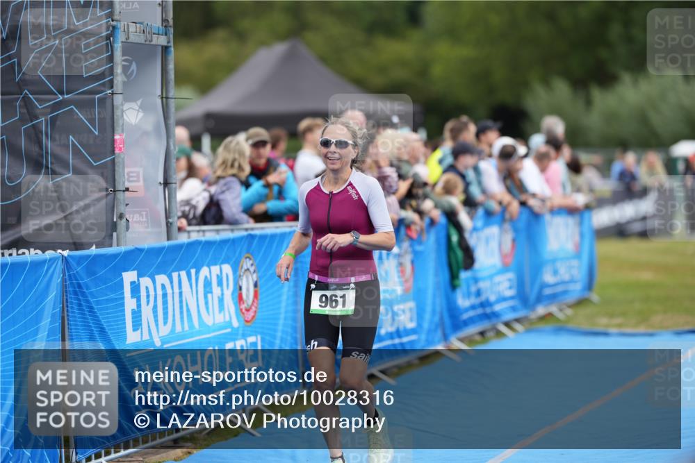 30.08.2026 - Elbe Triathlon Hamburg LAZAROV Photography http://msf.ph/oto/10028316 30.08.2026 11:35:38 Ziel 961, 1237 meine-sportfotos.de