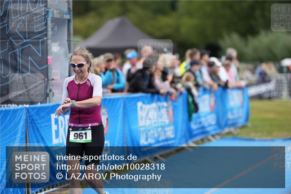 30.08.2026 - Elbe Triathlon Hamburg LAZAROV Photography http://msf.ph/oto/10028318 30.08.2026 11:35:39 Ziel 961 meine-sportfotos.de