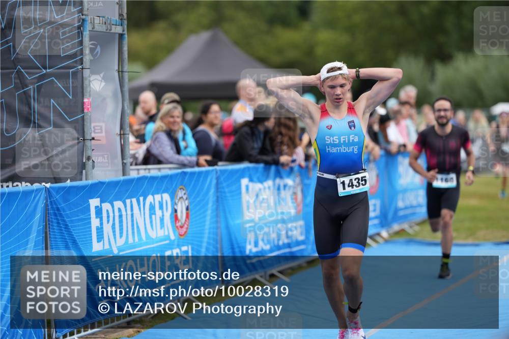 30.08.2026 - Elbe Triathlon Hamburg LAZAROV Photography http://msf.ph/oto/10028319 30.08.2026 11:35:54 Ziel 1168, 1435, 1439 meine-sportfotos.de