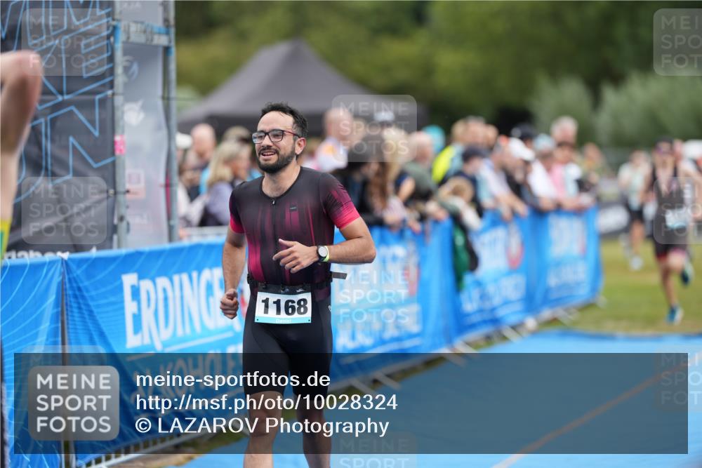 30.08.2026 - Elbe Triathlon Hamburg LAZAROV Photography http://msf.ph/oto/10028324 30.08.2026 11:35:56 Ziel 1168, 1295, 1435, 1439 meine-sportfotos.de