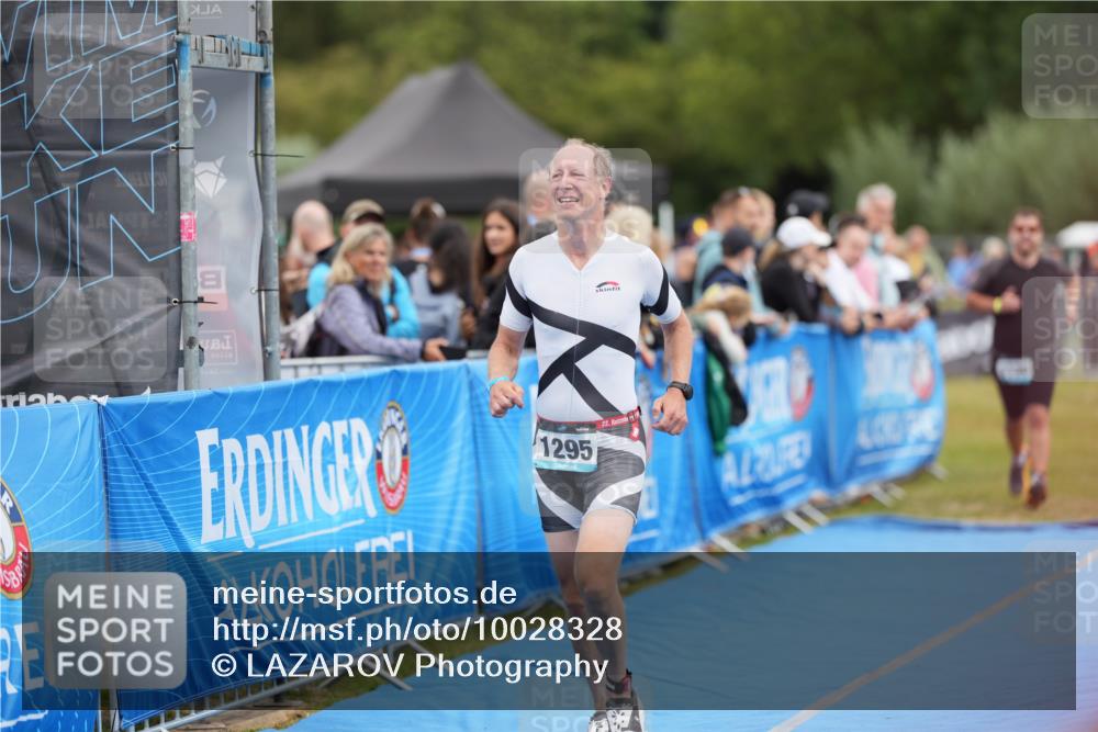 30.08.2026 - Elbe Triathlon Hamburg LAZAROV Photography http://msf.ph/oto/10028328 30.08.2026 11:36:03 Ziel 1139, 1295, 1439 meine-sportfotos.de