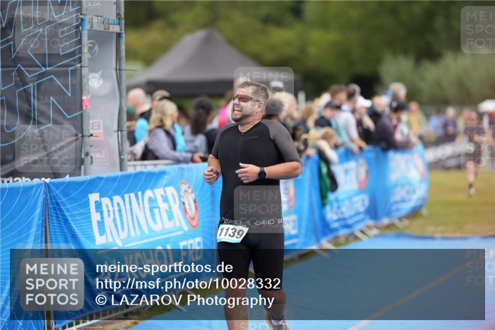 30.08.2026 - Elbe Triathlon Hamburg LAZAROV Photography http://msf.ph/oto/10028332 30.08.2026 11:36:07 Ziel 929, 1139, 1295, 1305 meine-sportfotos.de