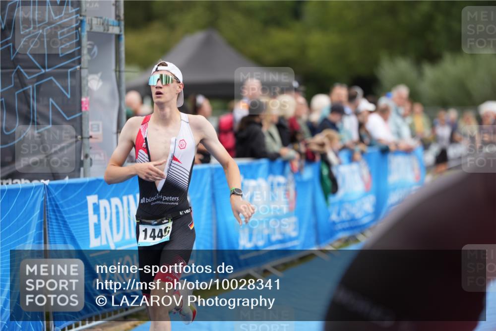 30.08.2026 - Elbe Triathlon Hamburg LAZAROV Photography http://msf.ph/oto/10028341 30.08.2026 11:36:26 Ziel 977, 1446 meine-sportfotos.de