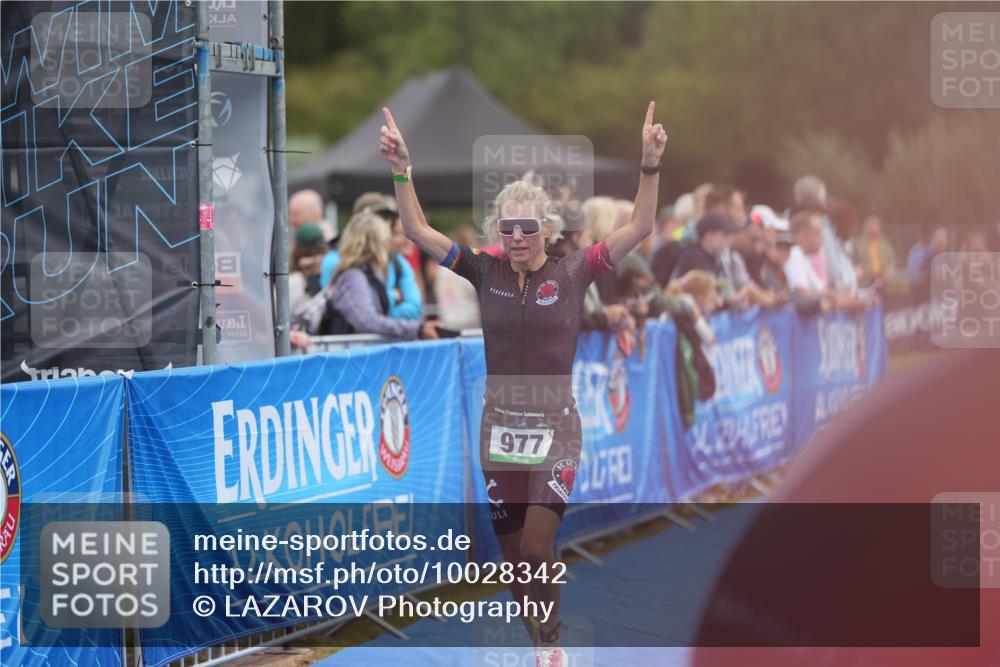 30.08.2026 - Elbe Triathlon Hamburg LAZAROV Photography http://msf.ph/oto/10028342 30.08.2026 11:36:32 Ziel 568, 882, 977 meine-sportfotos.de