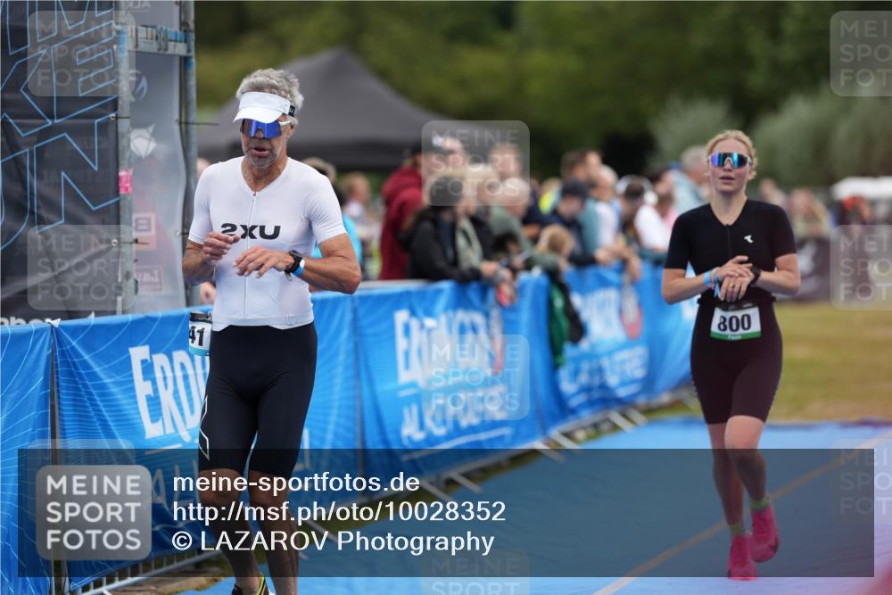 30.08.2026 - Elbe Triathlon Hamburg LAZAROV Photography http://msf.ph/oto/10028352 30.08.2026 11:37:23 Ziel 800, 1341 meine-sportfotos.de