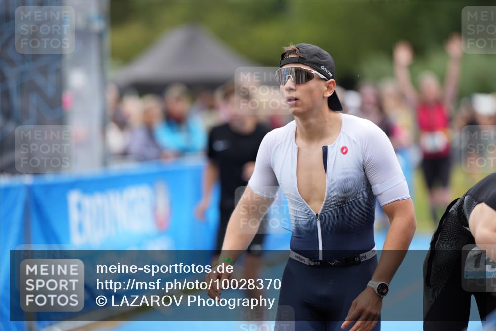 30.08.2026 - Elbe Triathlon Hamburg LAZAROV Photography http://msf.ph/oto/10028370 30.08.2026 11:37:53 Ziel 696, 726, 757, 759, 1374 meine-sportfotos.de