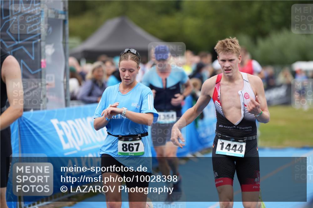 30.08.2026 - Elbe Triathlon Hamburg LAZAROV Photography http://msf.ph/oto/10028398 30.08.2026 11:38:39 Ziel 867, 1226, 1253, 1271, 1300, 1354, 1444 meine-sportfotos.de