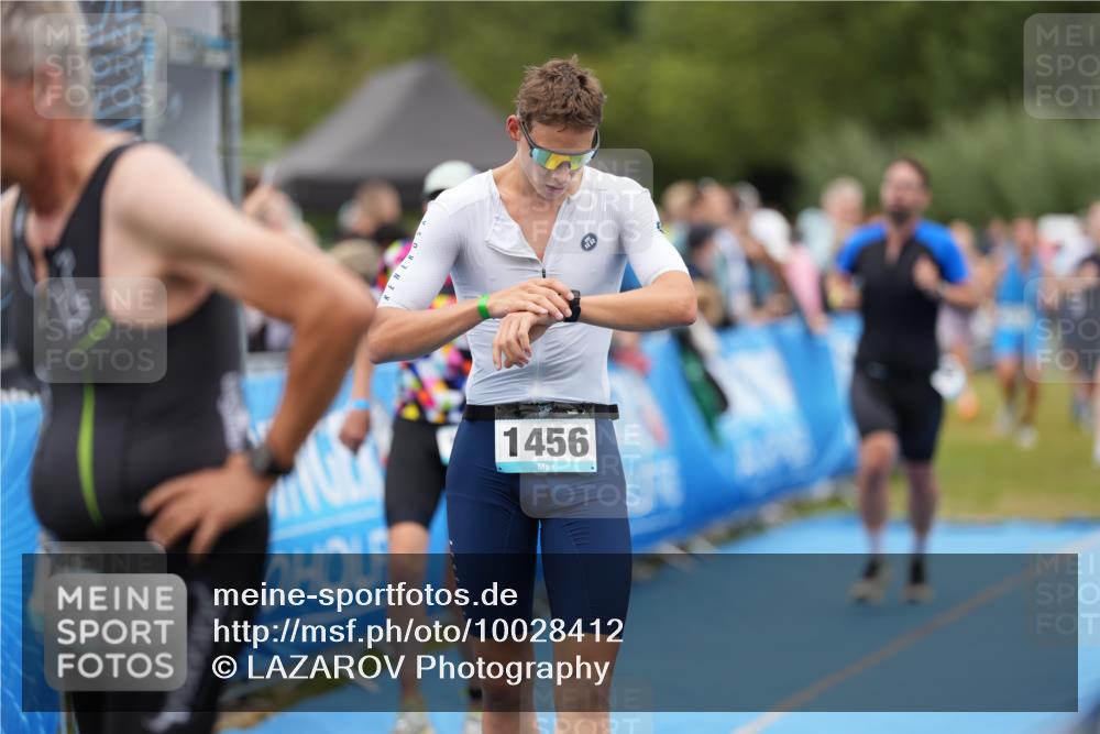 30.08.2026 - Elbe Triathlon Hamburg LAZAROV Photography http://msf.ph/oto/10028412 30.08.2026 11:39:10 Ziel 877, 1169, 1214, 1319, 1456 meine-sportfotos.de