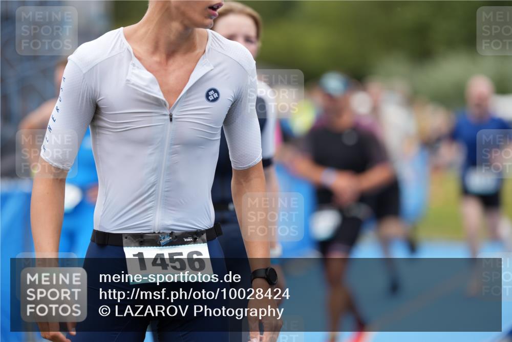 30.08.2026 - Elbe Triathlon Hamburg LAZAROV Photography http://msf.ph/oto/10028424 30.08.2026 11:39:19 Ziel 709, 877, 1064, 1123, 1125, 1205, 1214, 1256 meine-sportfotos.de