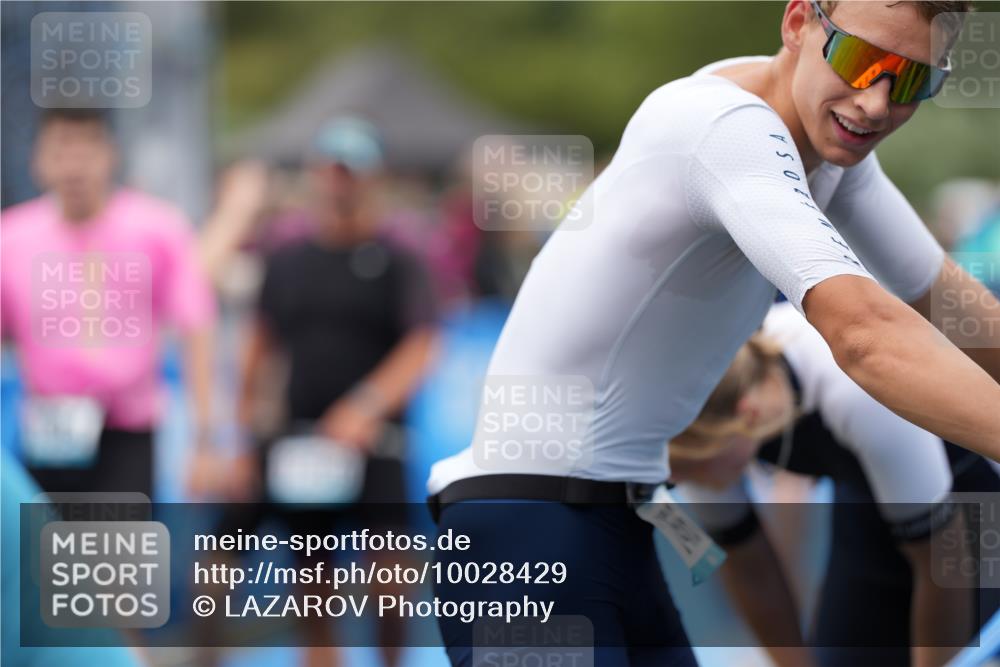 30.08.2026 - Elbe Triathlon Hamburg LAZAROV Photography http://msf.ph/oto/10028429 30.08.2026 11:39:21 Ziel 709, 992, 1064, 1123, 1125, 1205, 1214, 1256 meine-sportfotos.de