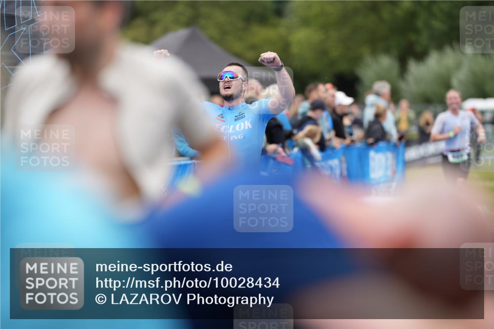 30.08.2026 - Elbe Triathlon Hamburg LAZAROV Photography http://msf.ph/oto/10028434 30.08.2026 11:39:29 Ziel 926, 992 meine-sportfotos.de