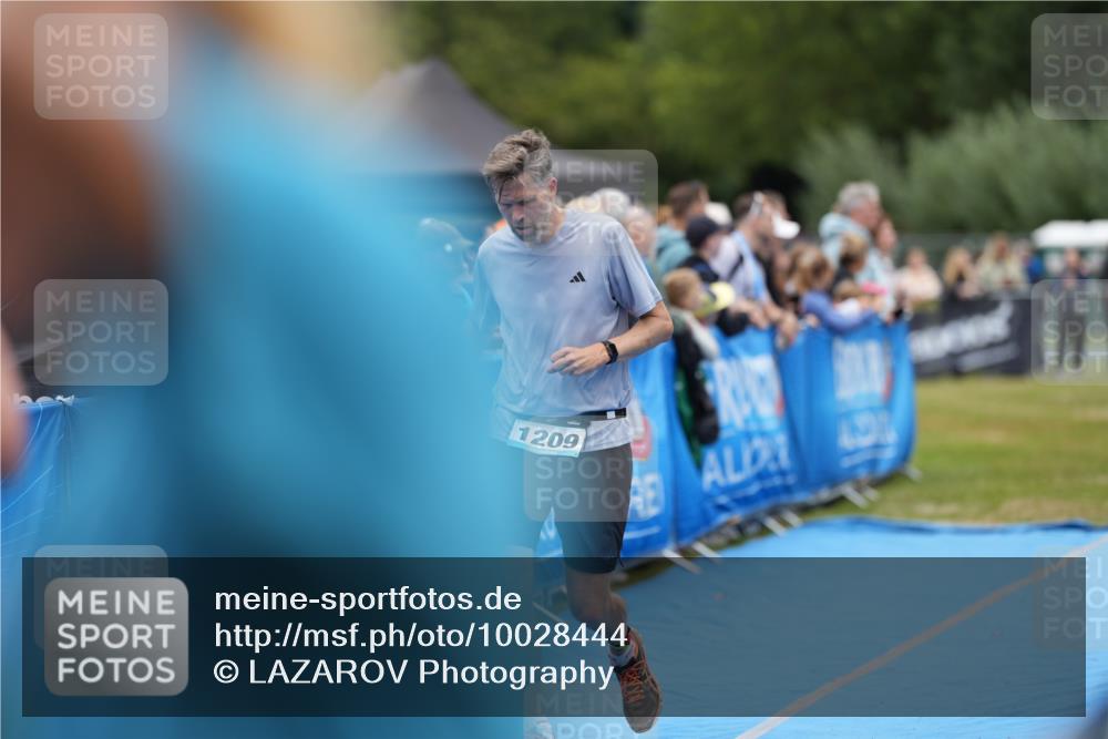 30.08.2026 - Elbe Triathlon Hamburg LAZAROV Photography http://msf.ph/oto/10028444 30.08.2026 11:41:35 Ziel 1209 meine-sportfotos.de