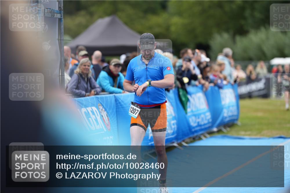 30.08.2026 - Elbe Triathlon Hamburg LAZAROV Photography http://msf.ph/oto/10028460 30.08.2026 11:42:11 Ziel 864, 1207 meine-sportfotos.de