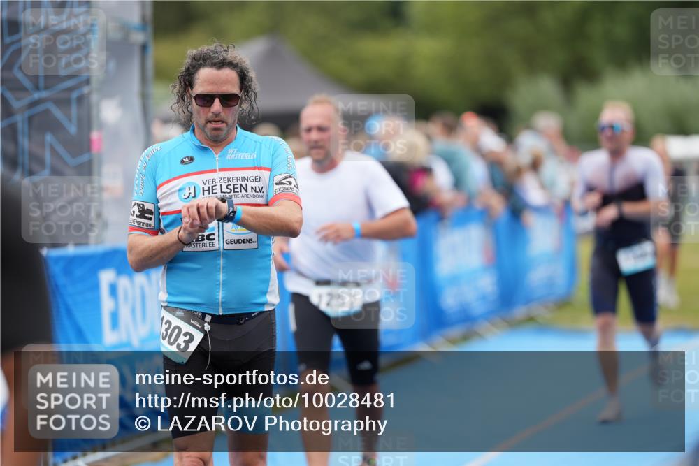 30.08.2026 - Elbe Triathlon Hamburg LAZAROV Photography http://msf.ph/oto/10028481 30.08.2026 11:42:59 Ziel 805, 918, 1257, 1303, 1325 meine-sportfotos.de