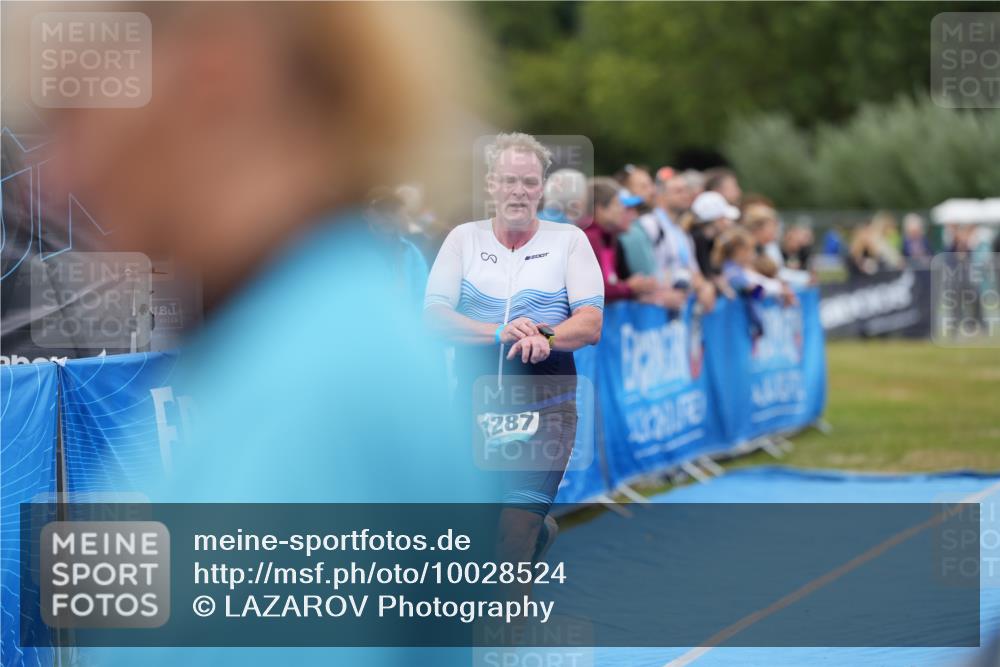30.08.2026 - Elbe Triathlon Hamburg LAZAROV Photography http://msf.ph/oto/10028524 30.08.2026 11:44:09 Ziel 1227, 1287 meine-sportfotos.de