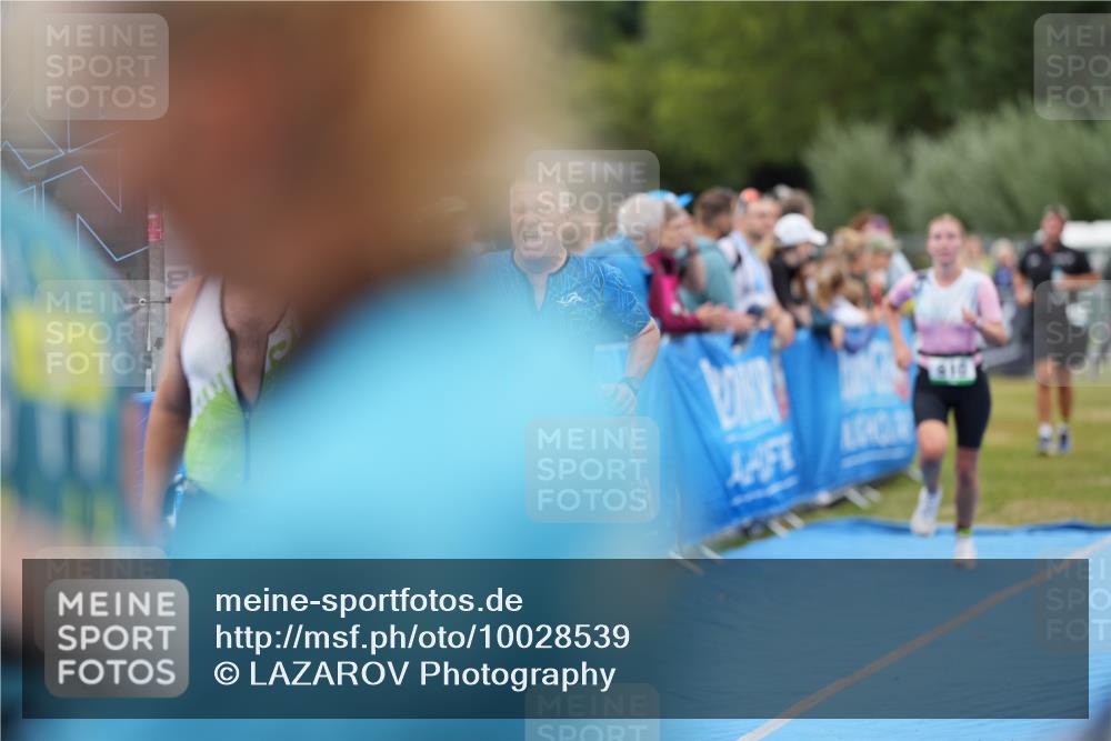30.08.2026 - Elbe Triathlon Hamburg LAZAROV Photography http://msf.ph/oto/10028539 30.08.2026 11:44:49 Ziel 810, 1082, 1258, 1326 meine-sportfotos.de