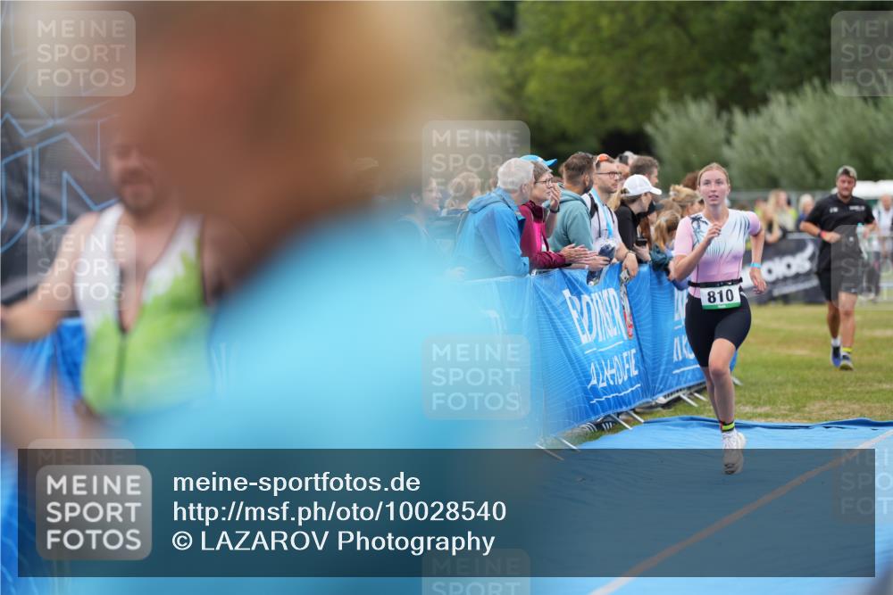30.08.2026 - Elbe Triathlon Hamburg LAZAROV Photography http://msf.ph/oto/10028540 30.08.2026 11:44:49 Ziel 810, 1082, 1258, 1326 meine-sportfotos.de