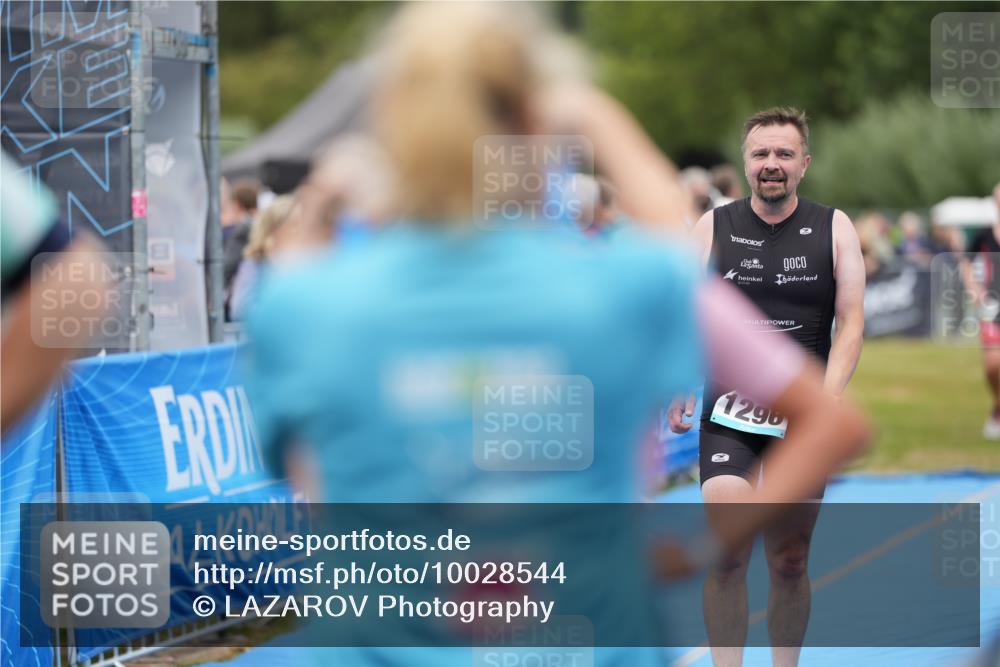 30.08.2026 - Elbe Triathlon Hamburg LAZAROV Photography http://msf.ph/oto/10028544 30.08.2026 11:45:02 Ziel 1296 meine-sportfotos.de