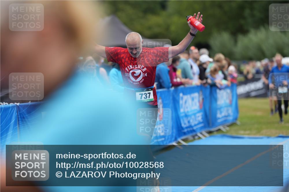 30.08.2026 - Elbe Triathlon Hamburg LAZAROV Photography http://msf.ph/oto/10028568 30.08.2026 11:47:04 Ziel 737, 1294, 1311 meine-sportfotos.de