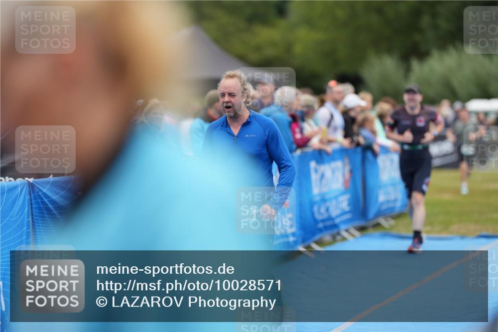 30.08.2026 - Elbe Triathlon Hamburg LAZAROV Photography http://msf.ph/oto/10028571 30.08.2026 11:47:08 Ziel 1294, 1311, 1379 meine-sportfotos.de