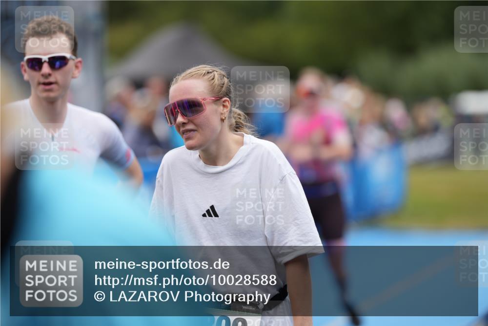 30.08.2026 - Elbe Triathlon Hamburg LAZAROV Photography http://msf.ph/oto/10028588 30.08.2026 11:47:38 Ziel 857 meine-sportfotos.de
