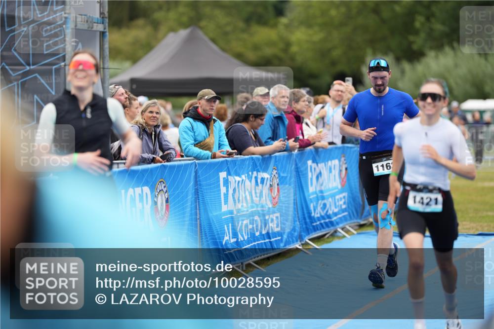 30.08.2026 - Elbe Triathlon Hamburg LAZAROV Photography http://msf.ph/oto/10028595 30.08.2026 11:48:03 Ziel 821, 914, 927, 1163, 1421 meine-sportfotos.de