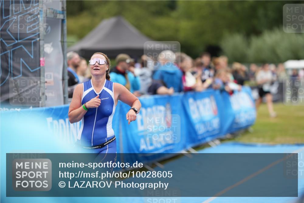 30.08.2026 - Elbe Triathlon Hamburg LAZAROV Photography http://msf.ph/oto/10028605 30.08.2026 11:48:31 Ziel 965 meine-sportfotos.de