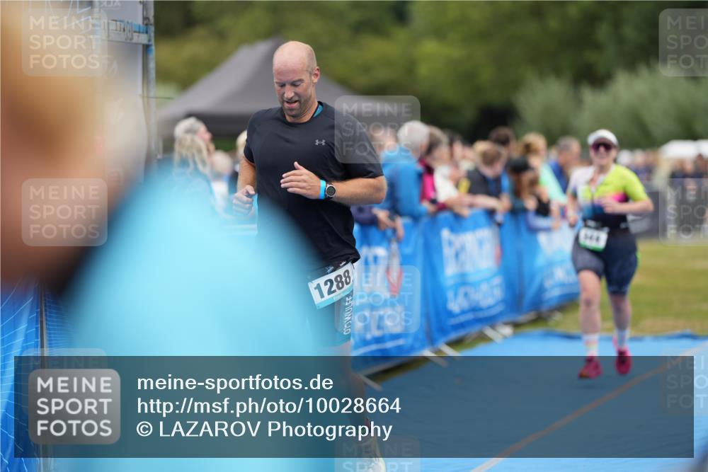 30.08.2026 - Elbe Triathlon Hamburg LAZAROV Photography http://msf.ph/oto/10028664 30.08.2026 11:51:20 Ziel 944, 1288, 1347 meine-sportfotos.de