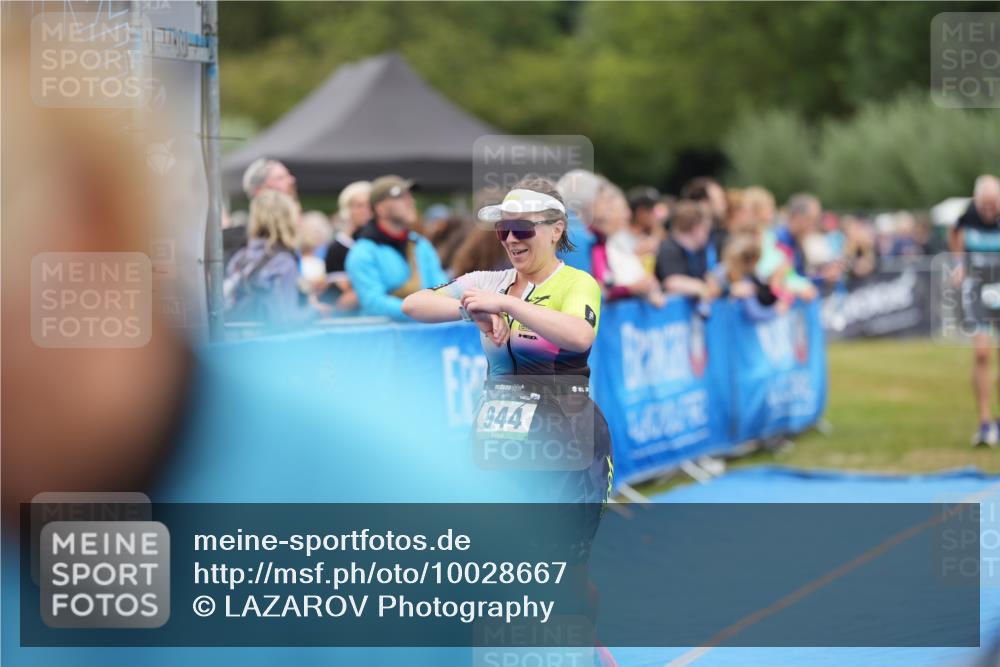 30.08.2026 - Elbe Triathlon Hamburg LAZAROV Photography http://msf.ph/oto/10028667 30.08.2026 11:51:22 Ziel 944, 1288, 1347 meine-sportfotos.de