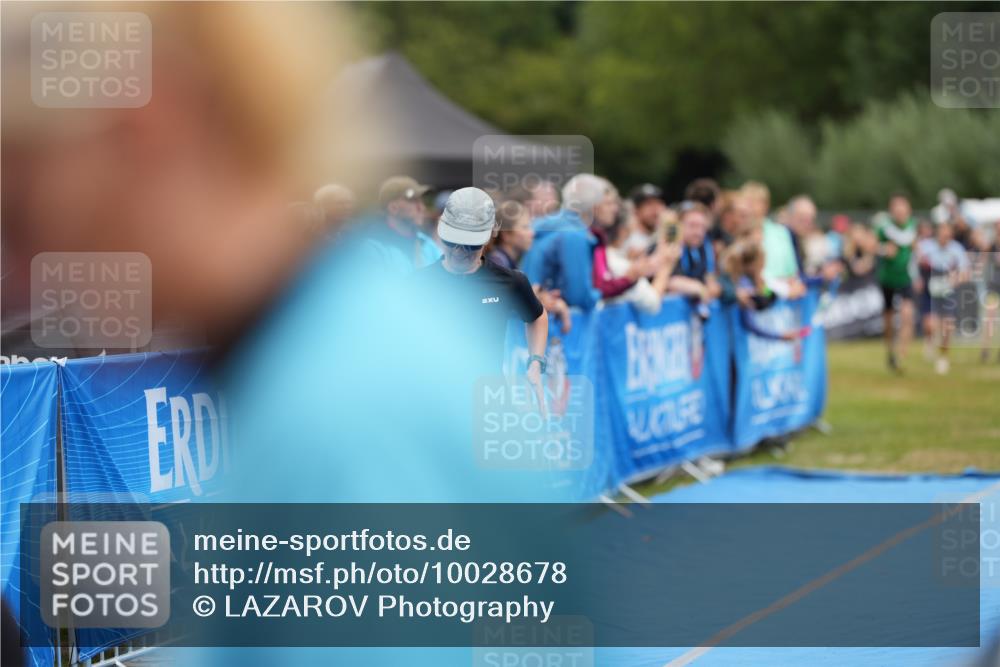 30.08.2026 - Elbe Triathlon Hamburg LAZAROV Photography http://msf.ph/oto/10028678 30.08.2026 11:51:50 Ziel 822, 932, 1262, 1332 meine-sportfotos.de