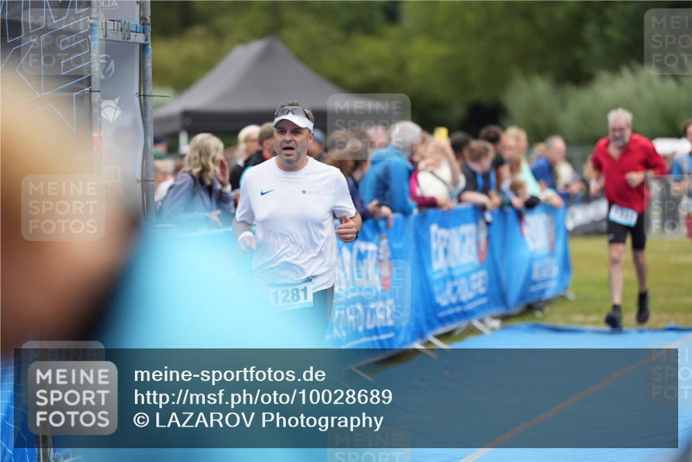 30.08.2026 - Elbe Triathlon Hamburg LAZAROV Photography http://msf.ph/oto/10028689 30.08.2026 11:52:04 Ziel 980, 1281, 1331, 1455 meine-sportfotos.de