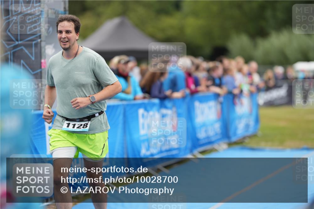 30.08.2026 - Elbe Triathlon Hamburg LAZAROV Photography http://msf.ph/oto/10028700 30.08.2026 11:52:26 Ziel 854, 943, 1128 meine-sportfotos.de