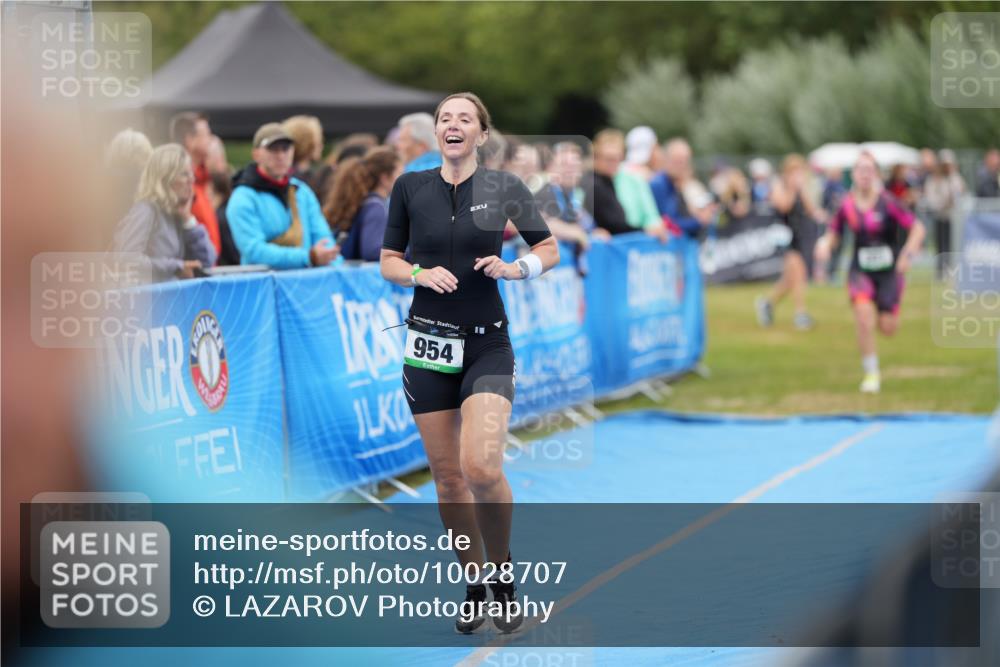 30.08.2026 - Elbe Triathlon Hamburg LAZAROV Photography http://msf.ph/oto/10028707 30.08.2026 11:53:22 Ziel 891, 902, 954 meine-sportfotos.de