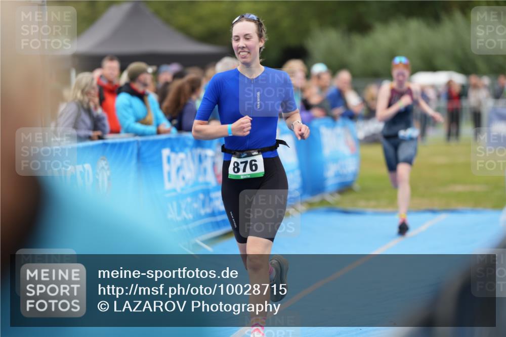 30.08.2026 - Elbe Triathlon Hamburg LAZAROV Photography http://msf.ph/oto/10028715 30.08.2026 11:53:33 Ziel 876, 902, 1426 meine-sportfotos.de