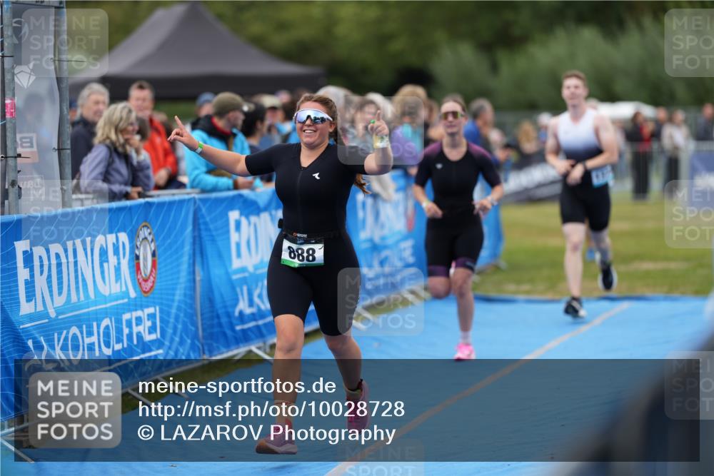 30.08.2026 - Elbe Triathlon Hamburg LAZAROV Photography http://msf.ph/oto/10028728 30.08.2026 11:54:28 Ziel 888, 1350, 1378, 1387 meine-sportfotos.de