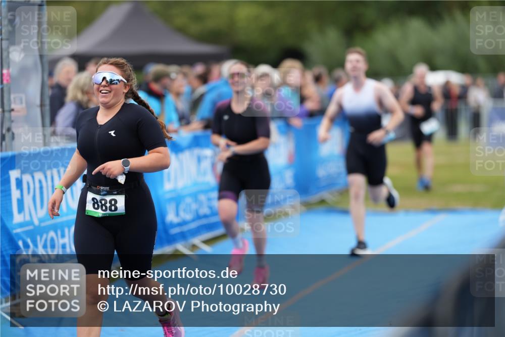 30.08.2026 - Elbe Triathlon Hamburg LAZAROV Photography http://msf.ph/oto/10028730 30.08.2026 11:54:28 Ziel 888, 1350, 1378, 1387 meine-sportfotos.de