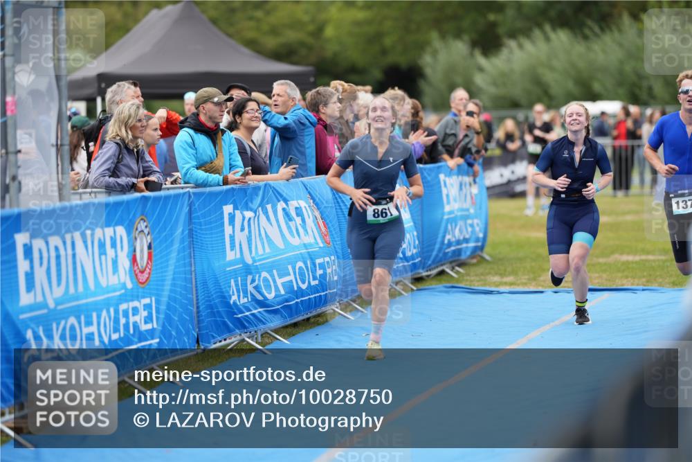 30.08.2026 - Elbe Triathlon Hamburg LAZAROV Photography http://msf.ph/oto/10028750 30.08.2026 11:55:58 Ziel 836, 849, 861, 1376, 1507 meine-sportfotos.de