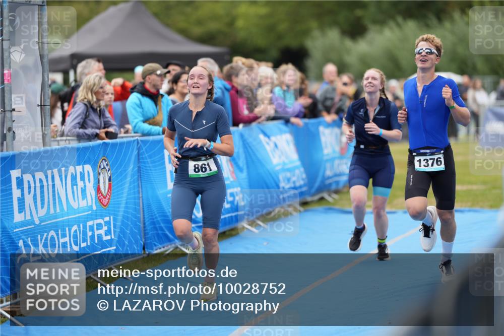 30.08.2026 - Elbe Triathlon Hamburg LAZAROV Photography http://msf.ph/oto/10028752 30.08.2026 11:55:59 Ziel 836, 849, 861, 1376, 1507 meine-sportfotos.de