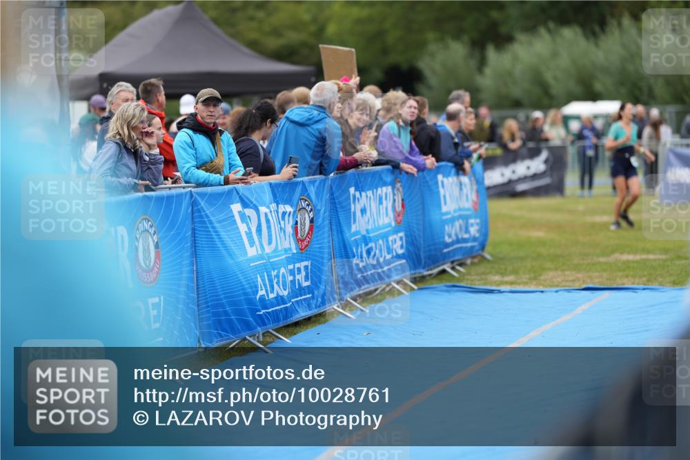 30.08.2026 - Elbe Triathlon Hamburg LAZAROV Photography http://msf.ph/oto/10028761 30.08.2026 11:56:15 Ziel 957 meine-sportfotos.de