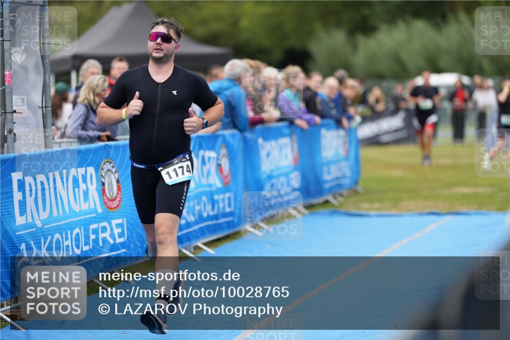 30.08.2026 - Elbe Triathlon Hamburg LAZAROV Photography http://msf.ph/oto/10028765 30.08.2026 11:56:29 Ziel 1174, 1392, 1432 meine-sportfotos.de