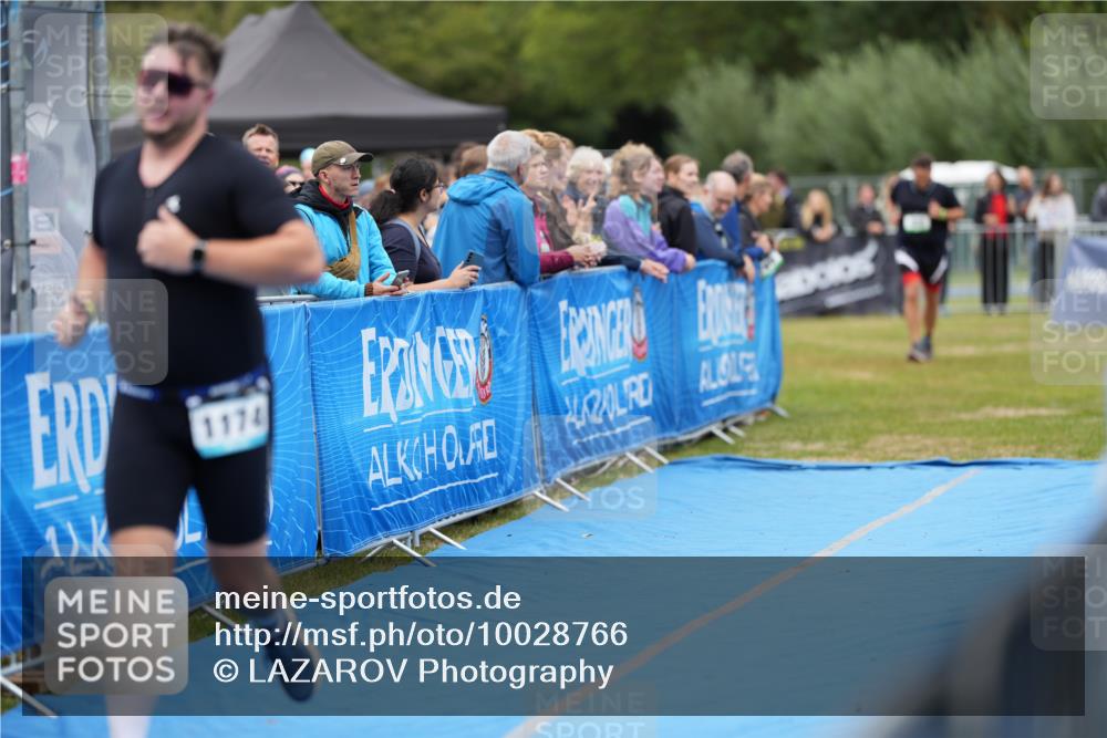30.08.2026 - Elbe Triathlon Hamburg LAZAROV Photography http://msf.ph/oto/10028766 30.08.2026 11:56:29 Ziel 1174, 1392, 1432 meine-sportfotos.de