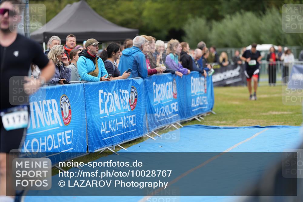 30.08.2026 - Elbe Triathlon Hamburg LAZAROV Photography http://msf.ph/oto/10028767 30.08.2026 11:56:29 Ziel 1174, 1392, 1432 meine-sportfotos.de