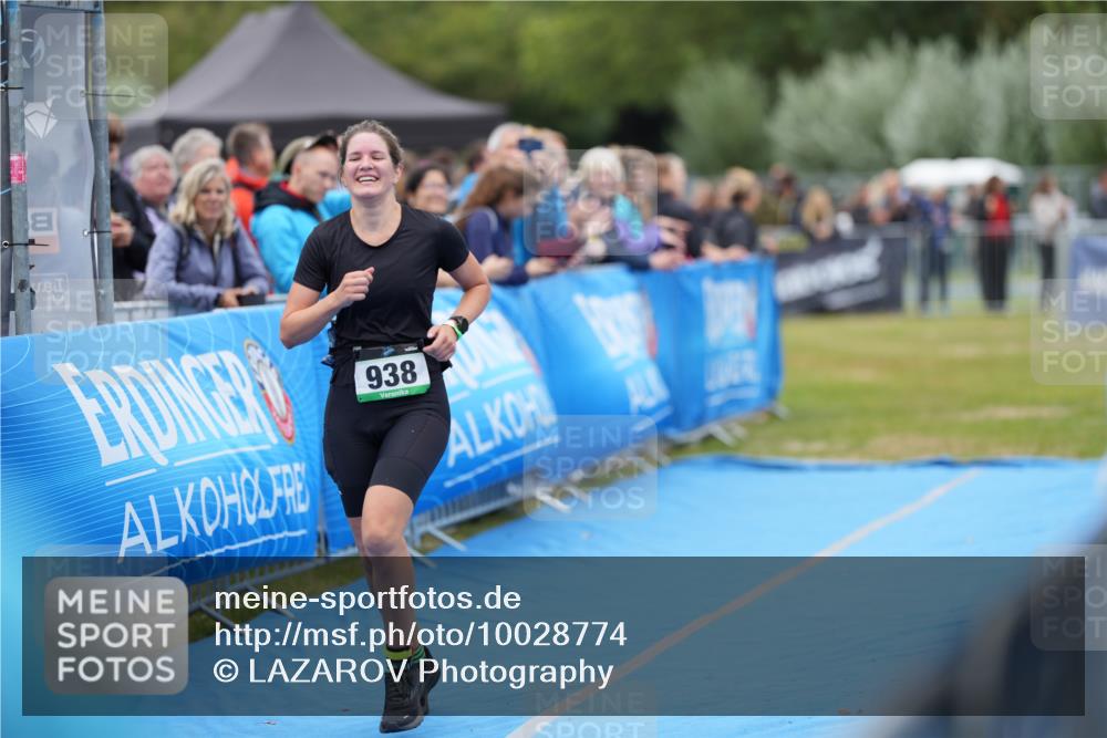 30.08.2026 - Elbe Triathlon Hamburg LAZAROV Photography http://msf.ph/oto/10028774 30.08.2026 11:57:27 Ziel 938 meine-sportfotos.de