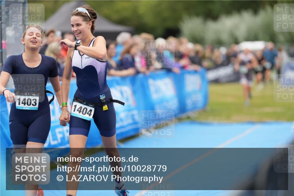 30.08.2026 - Elbe Triathlon Hamburg LAZAROV Photography http://msf.ph/oto/10028779 30.08.2026 11:57:38 Ziel 860, 1403, 1404 meine-sportfotos.de