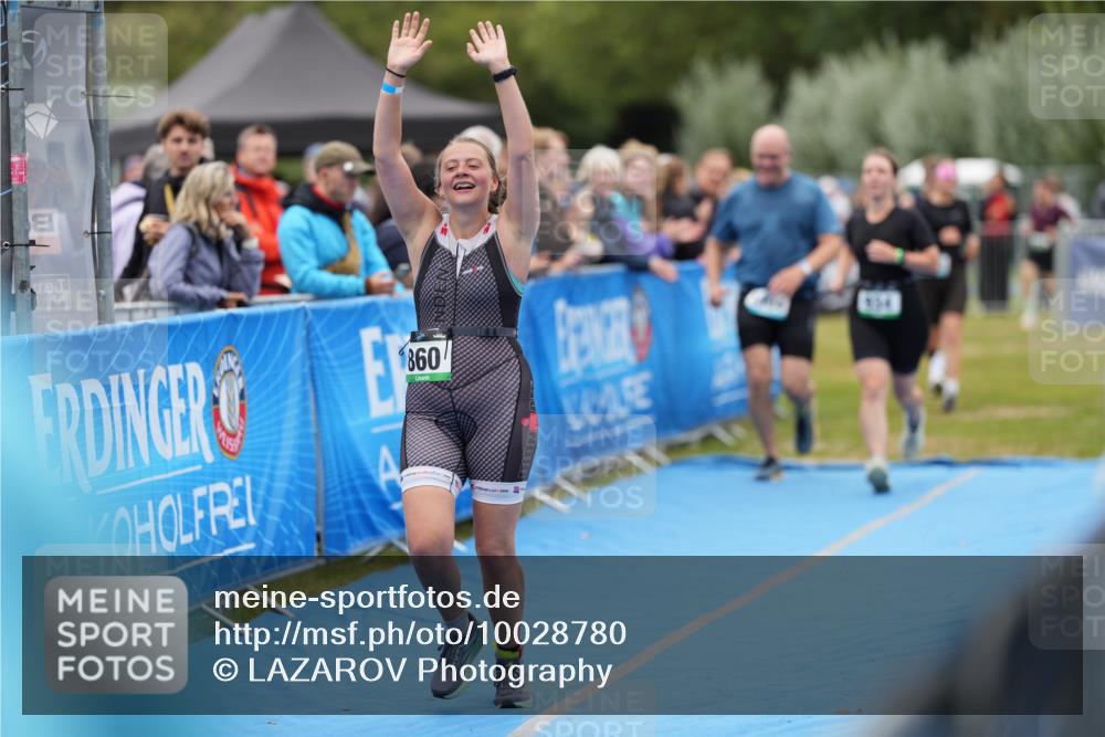 30.08.2026 - Elbe Triathlon Hamburg LAZAROV Photography http://msf.ph/oto/10028780 30.08.2026 11:57:45 Ziel 860, 934, 1304, 1410, 1457 meine-sportfotos.de